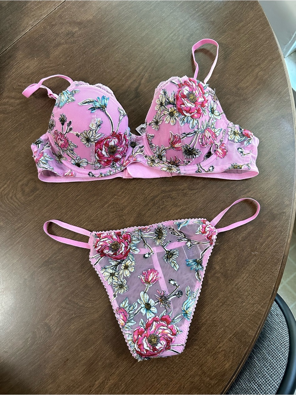 Pink Floral Lace Underwire Bra & Thong Set- Victorias Secret